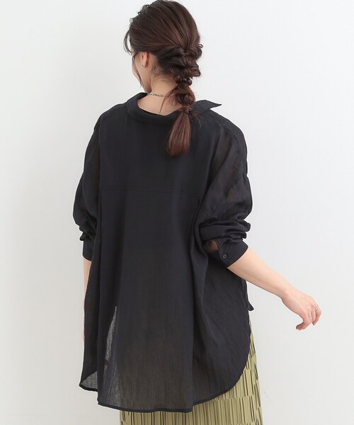 SHOO・LA・RUE(シューラルー)の「【体型カバー】前後差デザインで即こなれ見え ゆるシルエットシャツ(シャツ/ブラウス・レディース・イエロー系その他/ブラウン系/ブラック/ブルー・00)」の6枚目の写真