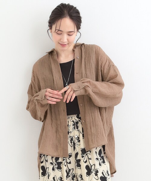 SHOO・LA・RUE(シューラルー)の「【体型カバー】前後差デザインで即こなれ見え ゆるシルエットシャツ(シャツ/ブラウス・レディース・イエロー系その他/ブラウン系/ブラック/ブルー・00)」の9枚目の写真