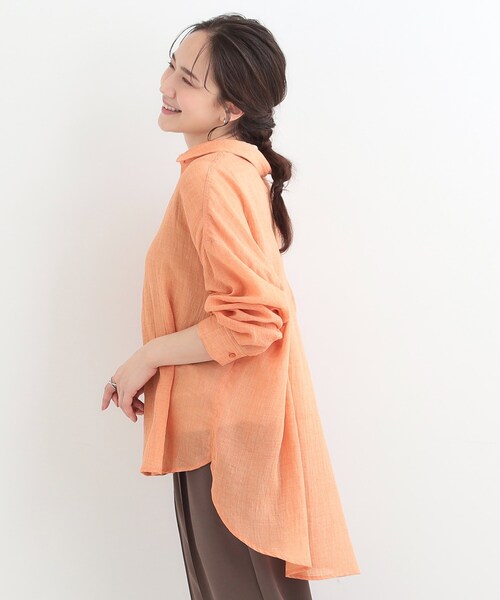 SHOO・LA・RUE(シューラルー)の「【体型カバー】前後差デザインで即こなれ見え ゆるシルエットシャツ(シャツ/ブラウス・レディース・イエロー系その他/ブラウン系/ブラック/ブルー・00)」の14枚目の写真