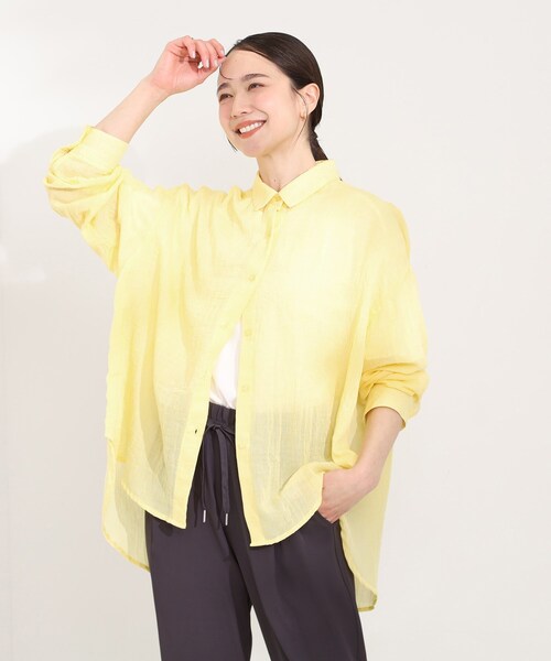 SHOO・LA・RUE(シューラルー)の「【体型カバー】ふんわり質感 やわらかこなれシアーシャツ(シャツ/ブラウス・レディース・イエロー系その他/ブラウン系/ブラック/ブルー/ピンク系/ライトオレンジ系・00)」の21枚目の写真