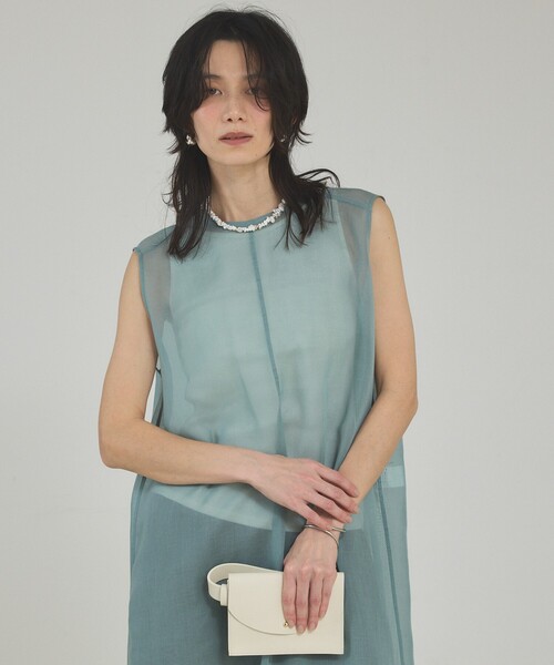 qualite(カリテ)の「ソフトオーガンジーロングブラウス 夏服 オフィスカジュアル レイヤード ワンピース(シャツ/ブラウス・レディース・セージグリーン/ブラック・フリー)」の11枚目の写真