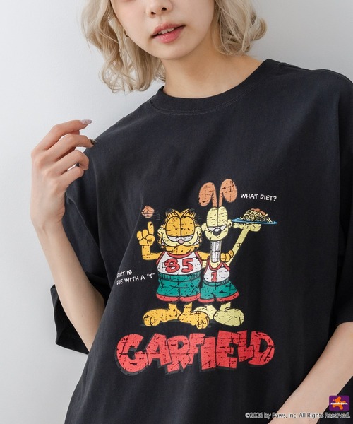 DISCUS(ディスカス)の「【DISCUS/ディスカス】【選べる丈感・ガーフィールド】DISCUS×GARFIELD コラボTシャツ クロップド短丈・ルーズシルエット(Tシャツ/カットソー・レディース・ブラック系その他/ホワイト系その他2/ブラック系その他2/ホワイト系その他・LARGE/MEDIUM)」の3枚目の写真