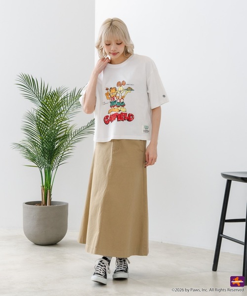 DISCUS(ディスカス)の「【DISCUS/ディスカス】【選べる丈感・ガーフィールド】DISCUS×GARFIELD コラボTシャツ クロップド短丈・ルーズシルエット(Tシャツ/カットソー・レディース・ブラック系その他/ホワイト系その他2/ブラック系その他2/ホワイト系その他・LARGE/MEDIUM)」の7枚目の写真