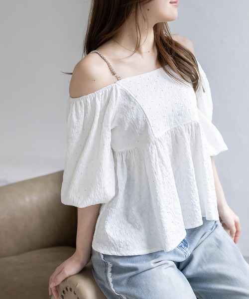 clear（クリア）の「肩ビジュー2wayラインストーンフクレジャガードブラウス[骨格ウェーブ 大人 フェミニン 上品]（シャツ/ブラウス・レディース・オフホワイト/ベージュ/ブラック・F）」の15枚目の写真