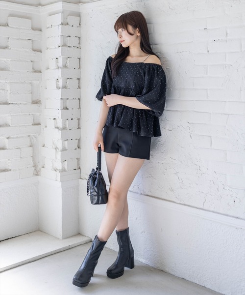 clear（クリア）の「肩ビジュー2wayラインストーンフクレジャガードブラウス[骨格ウェーブ 大人 フェミニン 上品]（シャツ/ブラウス・レディース・オフホワイト/ベージュ/ブラック・F）」の7枚目の写真