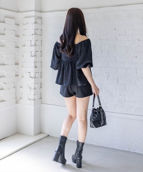 clear（クリア）の「肩ビジュー2wayラインストーンフクレジャガードブラウス[骨格ウェーブ 大人 フェミニン 上品]（シャツ/ブラウス・レディース・オフホワイト/ベージュ/ブラック・F）」の8枚目の写真