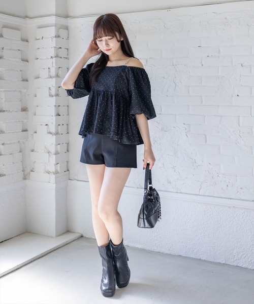 clear（クリア）の「肩ビジュー2wayラインストーンフクレジャガードブラウス[骨格ウェーブ 大人 フェミニン 上品]（シャツ/ブラウス・レディース・オフホワイト/ベージュ/ブラック・F）」の9枚目の写真