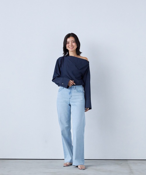 YANUK(ヤヌーク)の「Really Light ストレート "GINA"(デニムパンツ・レディース・ライトブルー・27inch/26inch/25inch/24inch/23inch/22inch/21inch)」の1枚目の写真