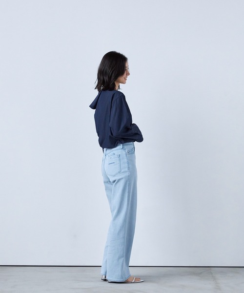 YANUK(ヤヌーク)の「Really Light ストレート "GINA"(デニムパンツ・レディース・ライトブルー・27inch/26inch/25inch/24inch/23inch/22inch/21inch)」の3枚目の写真