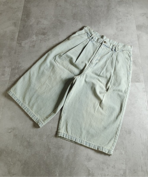 many men many mind(メニーメンメニーマインド)の「MANYMENMANYMINDS / 泥加工デニム/タックワイドショートパンツ(デニムパンツ・メンズ・サックスブルー/ブラック/ブルー・LARGE/MEDIUM)」の2枚目の写真