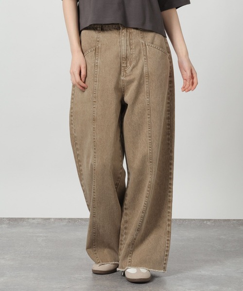 LAKOLE（ラコレ）の「カットオフワイドデニムパンツ / 659840（デニムパンツ・レディース・ブラック/インディゴブルー/ベージュ・LARGE/MEDIUM）」の2枚目の写真