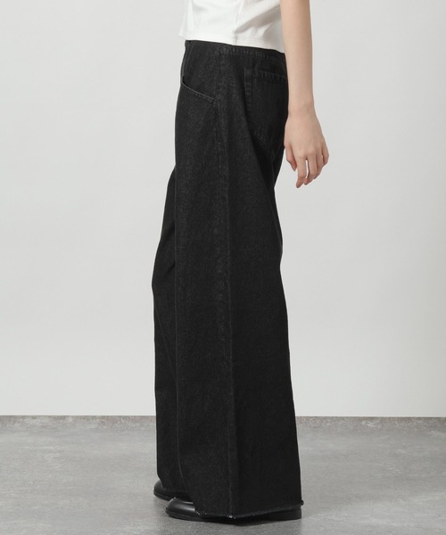 LAKOLE（ラコレ）の「カットオフワイドデニムパンツ / 659840（デニムパンツ・レディース・ブラック/インディゴブルー/ベージュ・LARGE/MEDIUM）」の12枚目の写真