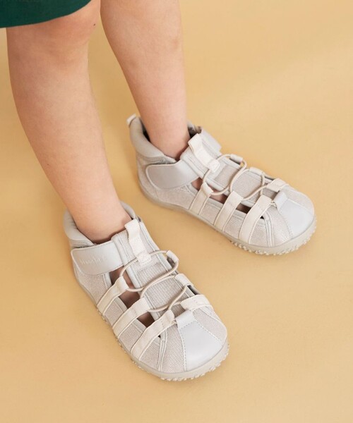 BRANSHES(ブランシェス)の「水抜きソールサンダル(サンダル・キッズ・ブラック/ピンク/ライトグレー/アイボリー/ラベンダー・18.0cm/20.0cm/17.0cm/14.0cm/16.0cm/15.0cm/21.0cm/19.0cm)」の3枚目の写真