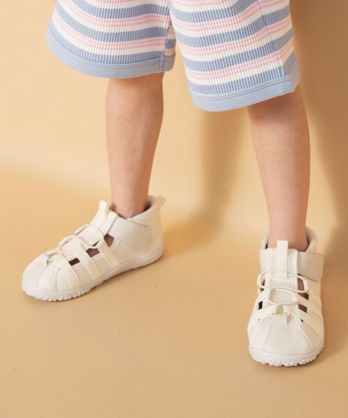 BRANSHES(ブランシェス)の「水抜きソールサンダル(サンダル・キッズ・ブラック/ピンク/ライトグレー/アイボリー/ラベンダー・18.0cm/20.0cm/17.0cm/14.0cm/16.0cm/15.0cm/21.0cm/19.0cm)」の7枚目の写真