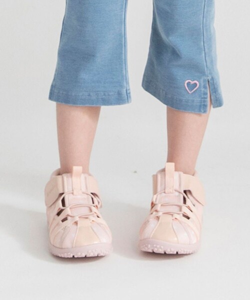 BRANSHES(ブランシェス)の「水抜きソールサンダル(サンダル・キッズ・ブラック/ピンク/ライトグレー/アイボリー/ラベンダー・18.0cm/20.0cm/17.0cm/14.0cm/16.0cm/15.0cm/21.0cm/19.0cm)」の10枚目の写真