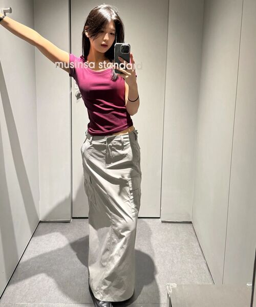 MUSINSA STANDARD WOMAN（ムシンサスタンダードウーマン）の「ウィメンズスリムスクープネックキャップスリーブTシャツ[プラム]（Tシャツ/カットソー・レディース・その他・SMALL/MEDIUM/LARGE/X-SMALL）」の4枚目の写真