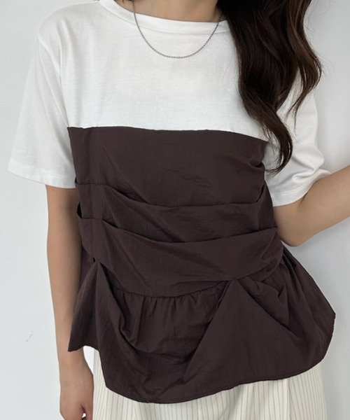 umune(ウムネ)の「Tシャツ 半袖 ビスチェ風 レイヤード風 ドッキング ギャザー シャーリング 切替 体型カバー デザインTシャツ トップス 夏(Tシャツ/カットソー・レディース・ブラウン/ネイビー/チャコールグレー・FREE)」の2枚目の写真