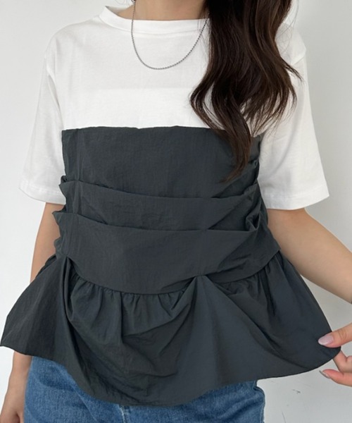 umune(ウムネ)の「Tシャツ 半袖 ビスチェ風 レイヤード風 ドッキング ギャザー シャーリング 切替 体型カバー デザインTシャツ トップス 夏(Tシャツ/カットソー・レディース・ブラウン/ネイビー/チャコールグレー・FREE)」の10枚目の写真