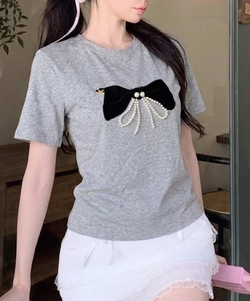 Mejoul(メジュール)の「【2026春夏新作】パールビックリボンモチーフクルーネックTシャツ(Tシャツ/カットソー・レディース・グレー/ブラック/ホワイト・F)」の16枚目の写真