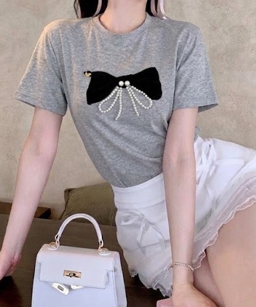 Mejoul(メジュール)の「【2026春夏新作】パールビックリボンモチーフクルーネックTシャツ(Tシャツ/カットソー・レディース・グレー/ブラック/ホワイト・F)」の17枚目の写真