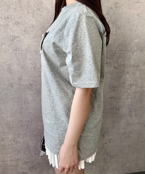Mejoul(メジュール)の「【2026春夏新作】パールビックリボンモチーフクルーネックTシャツ(Tシャツ/カットソー・レディース・グレー/ブラック/ホワイト・F)」の21枚目の写真