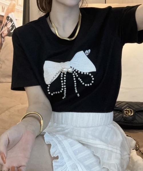 Mejoul(メジュール)の「【2026春夏新作】パールビックリボンモチーフクルーネックTシャツ(Tシャツ/カットソー・レディース・グレー/ブラック/ホワイト・F)」の4枚目の写真