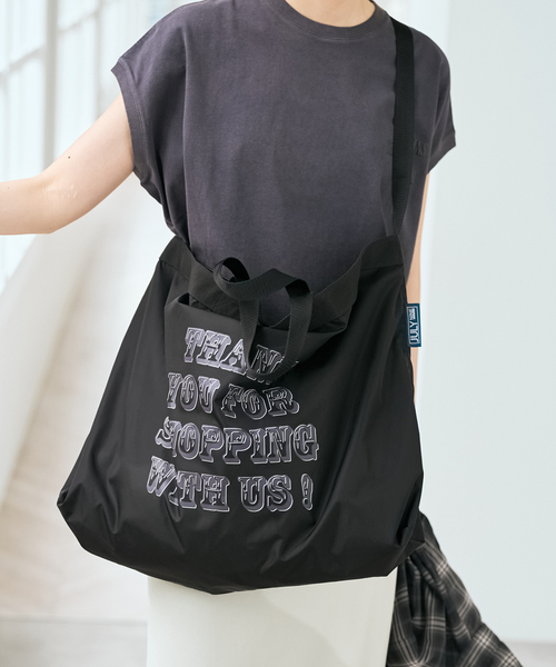 Spick & Span(スピックアンドスパン)の「JULY NINE/ジュライ ナイン 別注 2WAYナイロントート(トートバッグ・レディース・ブラック/ベージュ・FREE)」の4枚目の写真