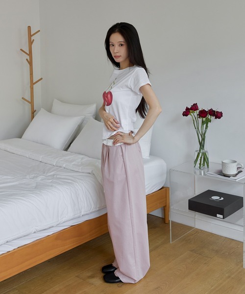 UNE MANSION(ユヌマンション)の「レイヤード風バイカラーフリルクラシカルチェック柄パンツ(その他パンツ・レディース・ネイビー/ピンク・FREE)」の21枚目の写真