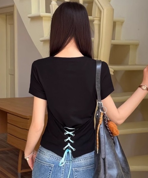 Alvia(アルビア)の「バックレースアップTシャツ 半袖 刺繍 ショート丈 タイト バレエコア 韓国風 Y2K トレンド(Tシャツ/カットソー・レディース・ライトグレー/ブラック・M)」の13枚目の写真