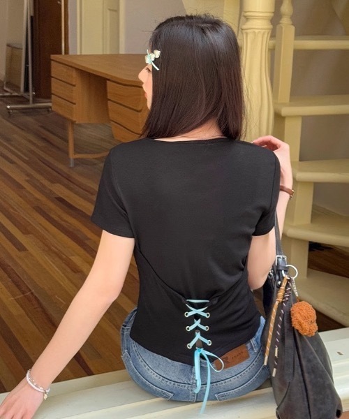 Alvia(アルビア)の「バックレースアップTシャツ 半袖 刺繍 ショート丈 タイト バレエコア 韓国風 Y2K トレンド(Tシャツ/カットソー・レディース・ライトグレー/ブラック・M)」の9枚目の写真