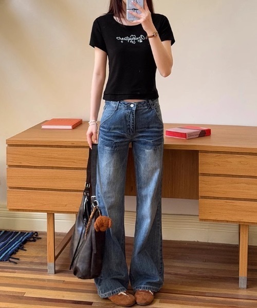 Alvia(アルビア)の「バックレースアップTシャツ 半袖 刺繍 ショート丈 タイト バレエコア 韓国風 Y2K トレンド(Tシャツ/カットソー・レディース・ライトグレー/ブラック・M)」の7枚目の写真