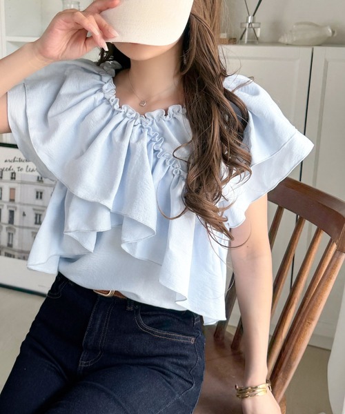 mily bilet(ミウィビレット)の「【mily bilet】ひらり、上品。甘さふわっと香る♪華奢見え、前後2wayノースリーブカシュクールブラウス(シャツ/ブラウス・レディース・アイボリー/チャコール/サックスブルー・SMALL/MEDIUM/LARGE/X-LARGE)」の7枚目の写真