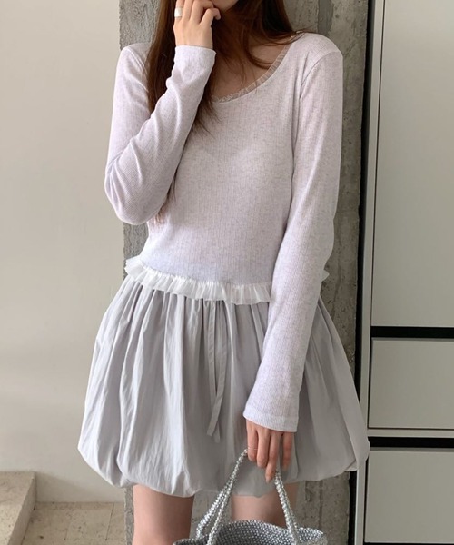 Chiina(チーナ)の「Chiina / 裾レースカットソー(Tシャツ/カットソー・レディース・グレー/ホワイト・FREE)」の1枚目の写真