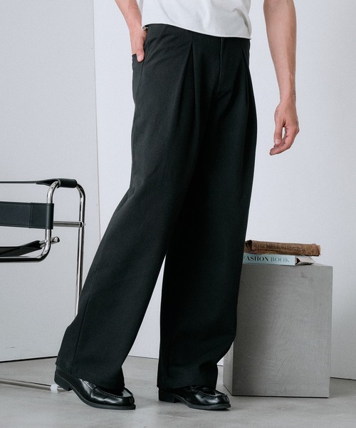 Regen Glanz(レーゲングランツ)の「deep front tuck volume cotton pants / ディープフロントタックボリュームコットンパンツ(その他パンツ・メンズ・ベージュ/ブラック/ライトホワイト・LARGE/SMALL/MEDIUM)」の8枚目の写真