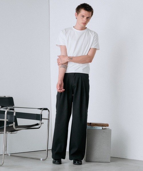 Regen Glanz(レーゲングランツ)の「deep front tuck volume cotton pants / ディープフロントタックボリュームコットンパンツ(その他パンツ・メンズ・ベージュ/ブラック/ライトホワイト・LARGE/SMALL/MEDIUM)」の10枚目の写真