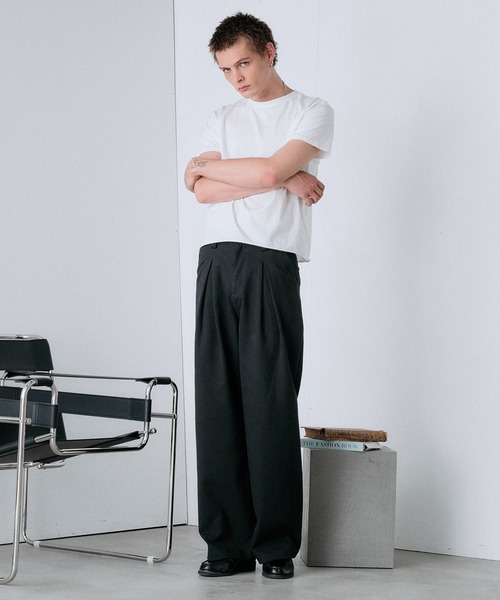 Regen Glanz(レーゲングランツ)の「deep front tuck volume cotton pants / ディープフロントタックボリュームコットンパンツ(その他パンツ・メンズ・ベージュ/ブラック/ライトホワイト・LARGE/SMALL/MEDIUM)」の11枚目の写真