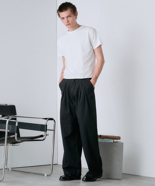 Regen Glanz(レーゲングランツ)の「deep front tuck volume cotton pants / ディープフロントタックボリュームコットンパンツ(その他パンツ・メンズ・ベージュ/ブラック/ライトホワイト・LARGE/SMALL/MEDIUM)」の13枚目の写真