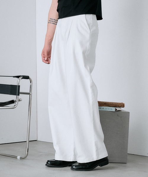 Regen Glanz(レーゲングランツ)の「deep front tuck volume cotton pants / ディープフロントタックボリュームコットンパンツ(その他パンツ・メンズ・ベージュ/ブラック/ライトホワイト・LARGE/SMALL/MEDIUM)」の18枚目の写真