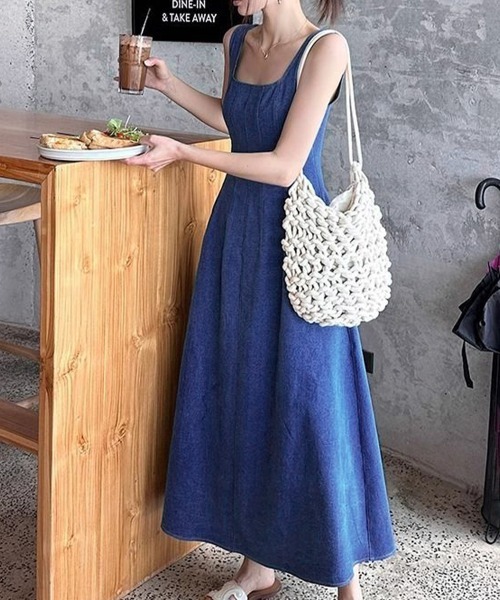 Miniministore(ミニミニストア)の「デニム風 ロングワンピース ノースリーブ(ワンピース・レディース・インディゴブルー・M/XL/L)」の2枚目の写真