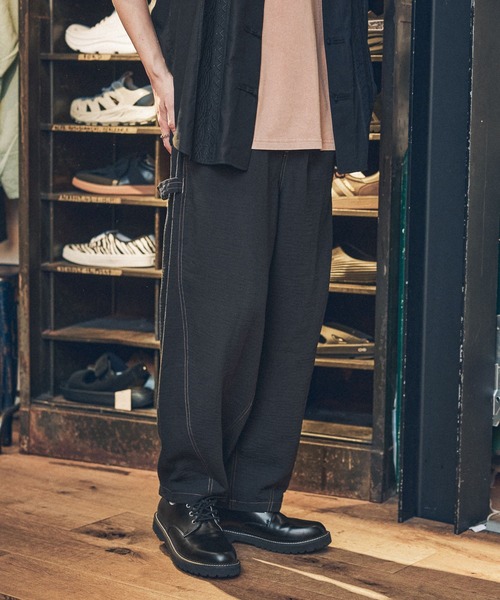 niko and...（ニコアンド）の「ステッチカーブパンツ（その他パンツ・メンズ・ブラック/ブラウン・LARGE/MEDIUM）」の2枚目の写真