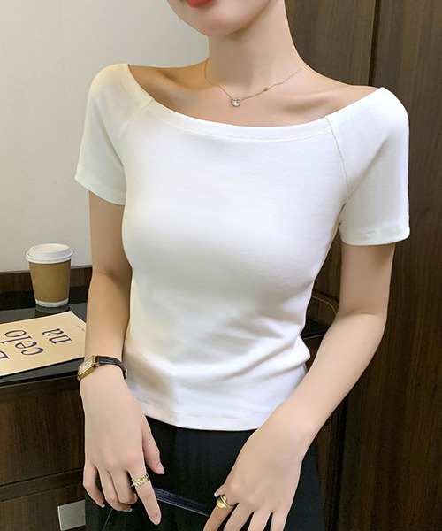 by LEGNA(バイレグナ)の「華奢見えオフショルダートップス(Tシャツ/カットソー・レディース・ホワイト/ブラック・MEDIUM/LARGE/SMALL)」の4枚目の写真