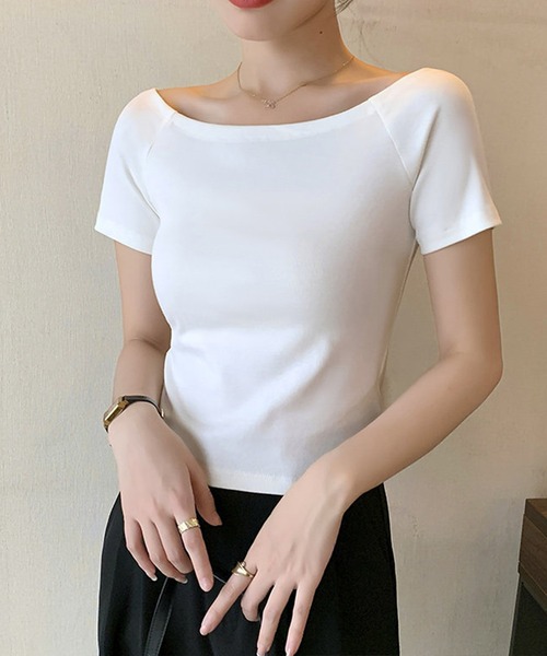 by LEGNA(バイレグナ)の「華奢見えオフショルダートップス(Tシャツ/カットソー・レディース・ホワイト/ブラック・MEDIUM/LARGE/SMALL)」の5枚目の写真