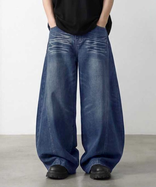 SBG(エスビー)の「SBG ウォッシュ加工 カーブデニムパンツ(デニムパンツ・メンズ・ブルー/ブラック・SMALL/LARGE/MEDIUM)」の1枚目の写真