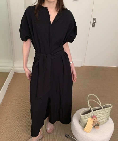 AMAJI(アマジ)の「Vネック スリット リボン付き ロング丈 ワンピース(ワンピース・レディース・ライトブルー/ブラック/ホワイト・FREE)」の9枚目の写真
