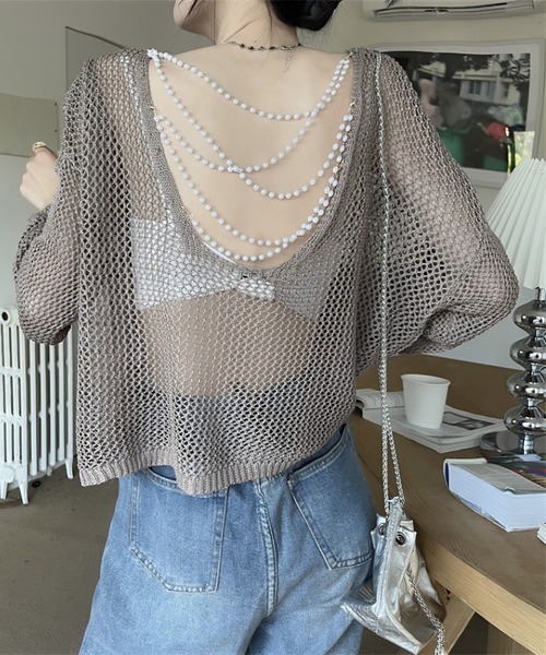 gossip！ロサンゼルス（ゴシップロサンゼルス）の「Y2Kパールチェーン付き バックオープン メッシュニット プルオーバー（Tシャツ/カットソー・レディース・オフホワイト・M）」の14枚目の写真