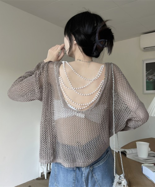 gossip！ロサンゼルス（ゴシップロサンゼルス）の「Y2Kパールチェーン付き バックオープン メッシュニット プルオーバー（Tシャツ/カットソー・レディース・オフホワイト・M）」の17枚目の写真