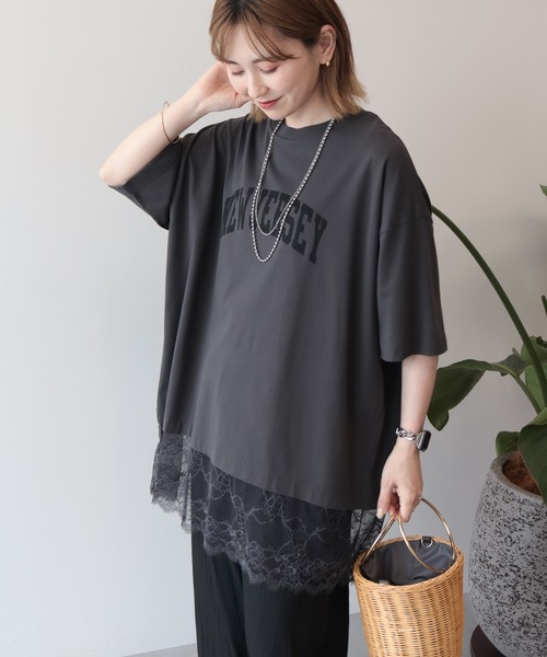AMERICAN HOLIC(アメリカンホリック)の「カレッジロゴレースドッキングTシャツ(Tシャツ/カットソー・レディース・チャコールグレー/オフホワイト/ブラック・FREE)」の3枚目の写真