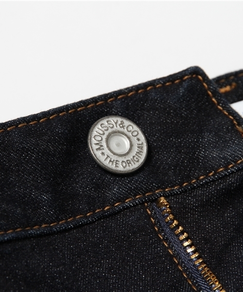 MOUSSY(マウジー)の「iSKO HW EMOTION SKINNY(デニムパンツ・レディース・ライトブルー/ワンウォッシュ・26inch/27inch/24inch/23inch/25inch)」の15枚目の写真