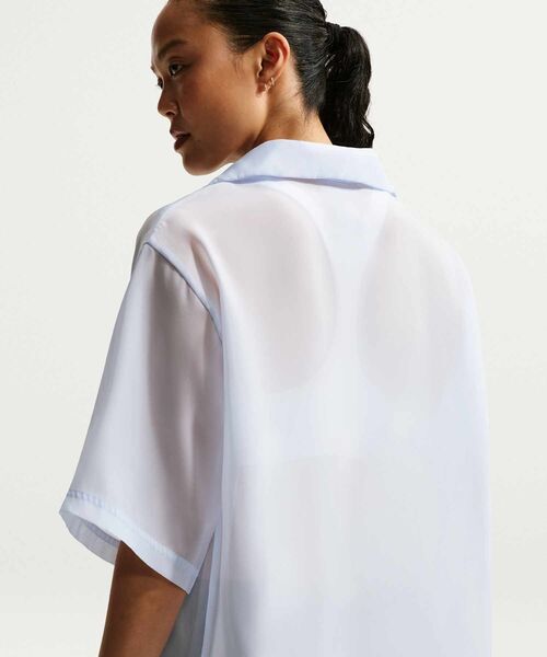 NIKE(ナイキ)の「ナイキ スポーツウェア ウィメンズ オーバーサイズド シアー トップス / Nike Sportswear Women's Oversized Sheer Top IR1681-407 Hydrogen Blue(ポロシャツ・レディース・クリアブルー・XS/XL/S/M/L/2XL)」の6枚目の写真