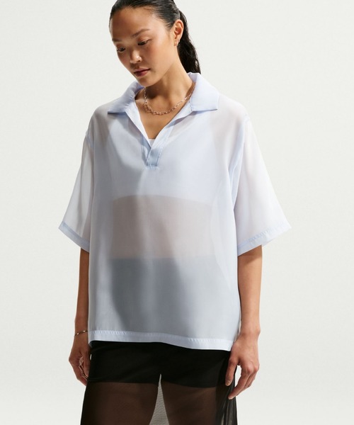 NIKE(ナイキ)の「ナイキ スポーツウェア ウィメンズ オーバーサイズド シアー トップス / Nike Sportswear Women's Oversized Sheer Top IR1681-407 Hydrogen Blue(ポロシャツ・レディース・クリアブルー・XS/XL/S/M/L/2XL)」の5枚目の写真